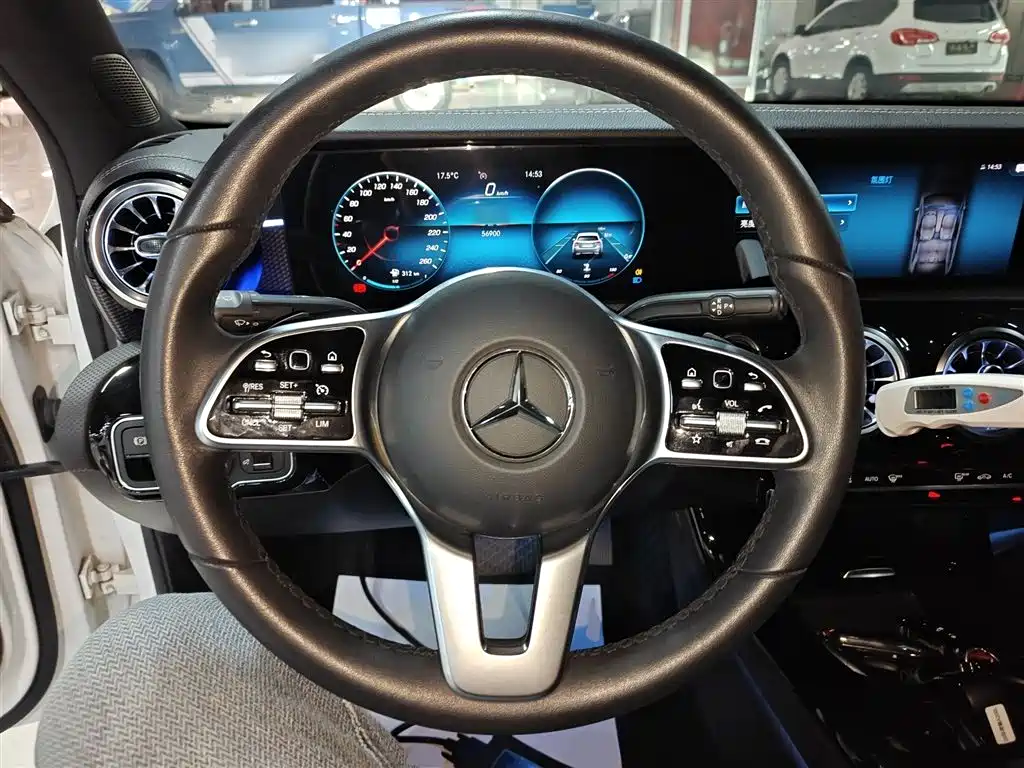 Mercedes-Benz A-Class 2020 — фото 11