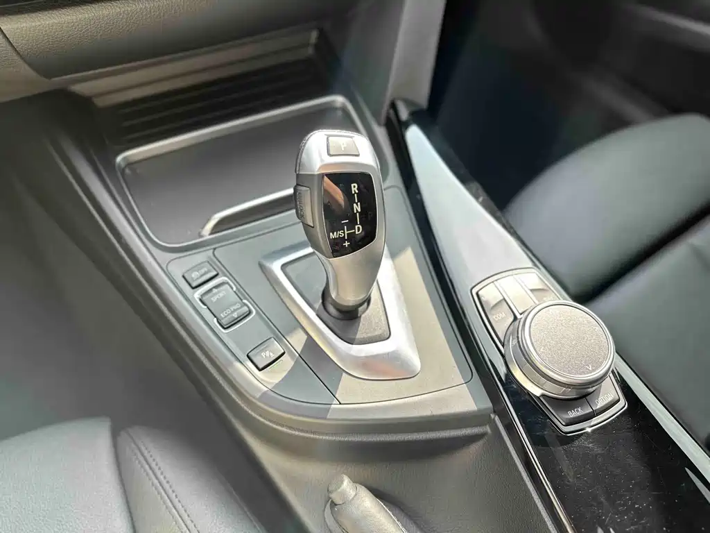 BMW 3 Series GT 2019 — фото 20