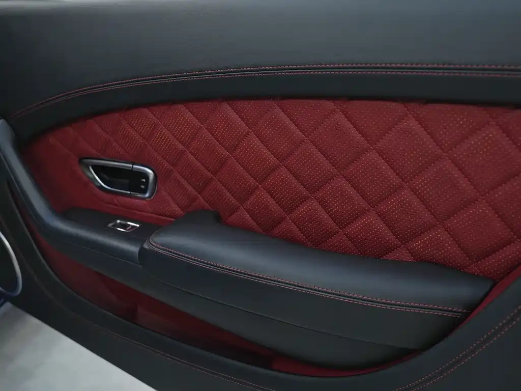 Bentley Continental 2017 — фото 18