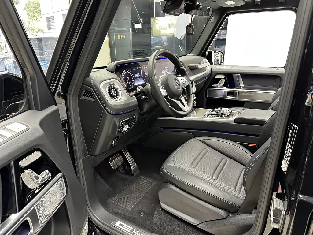 Mercedes-Benz G-Class 2023 — фото 12