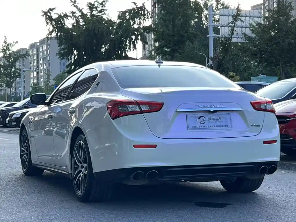 Maserati Ghibli 2017 — фото 6