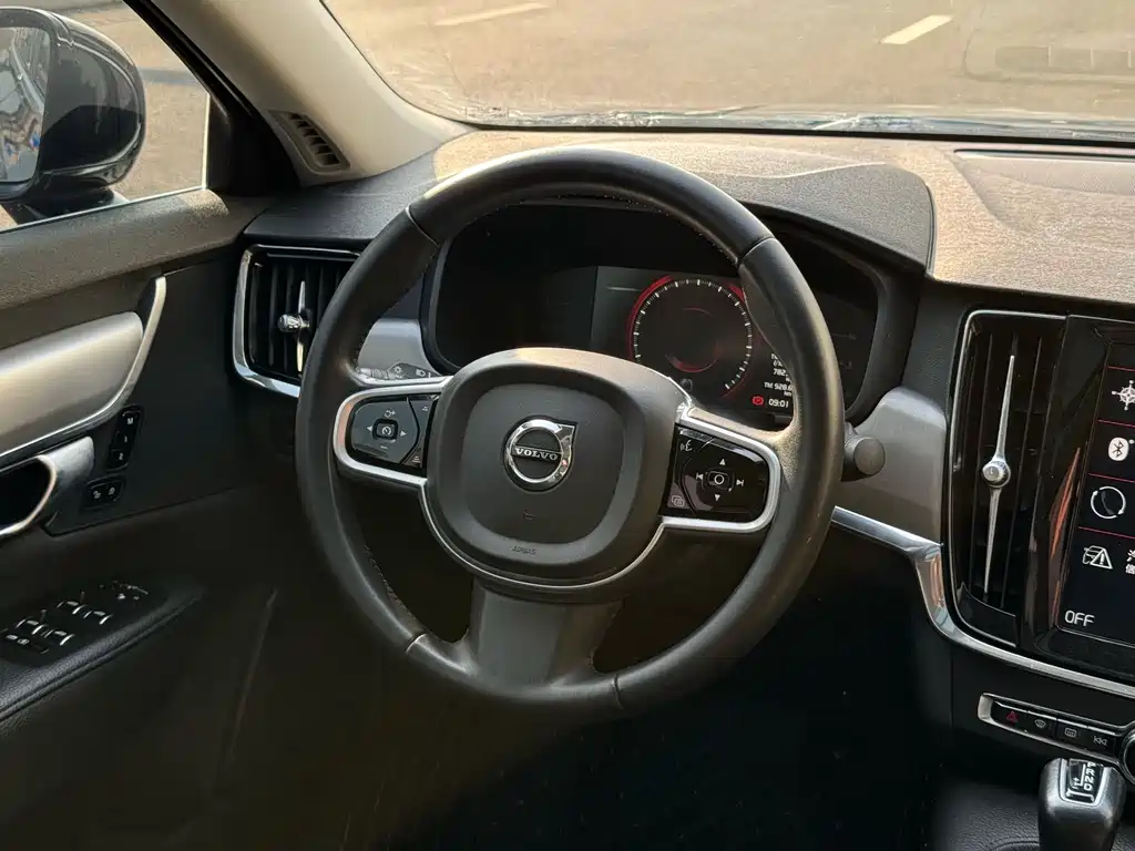 Volvo S90 2018 — фото 6