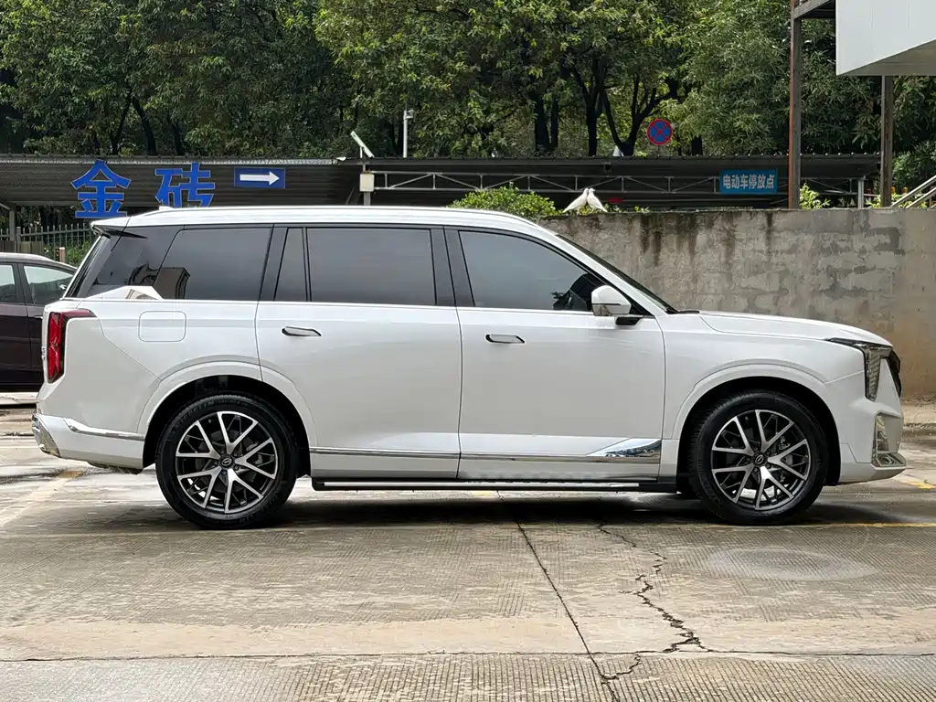 GAC Motor Trumpchi GS8 2023 — фото 7