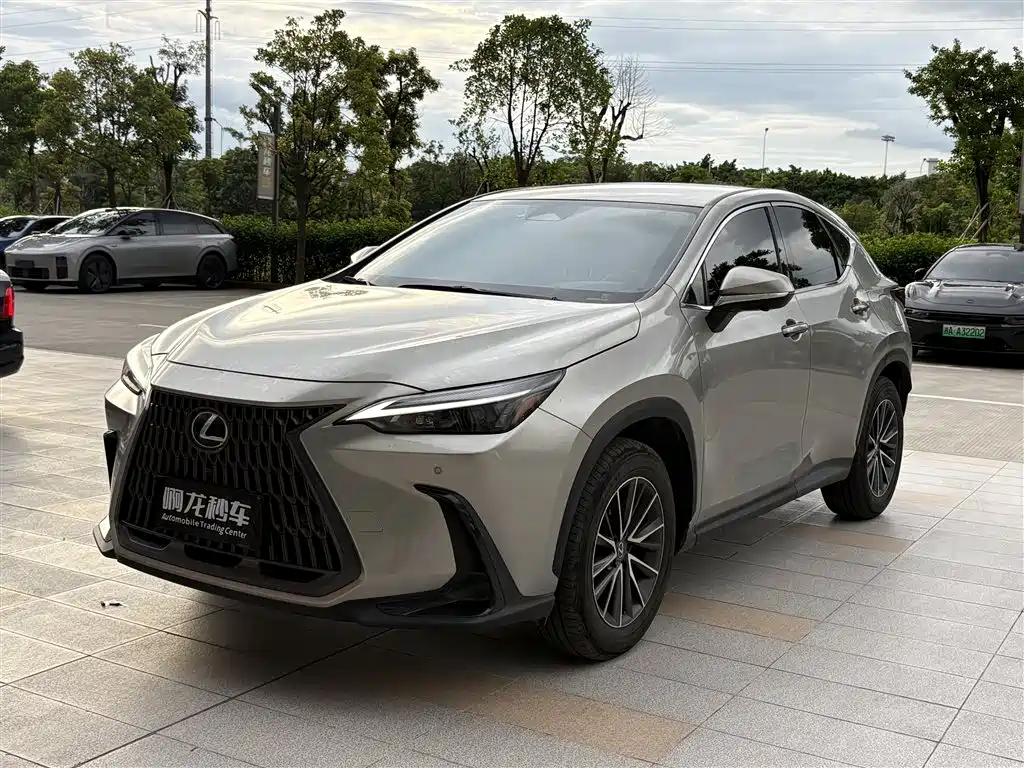 Lexus NX 2024