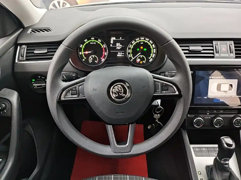 Skoda Octavia 2019 — фото 11