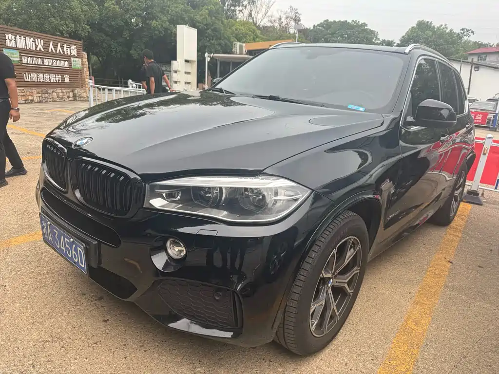 BMW X5 2018 — фото 1
