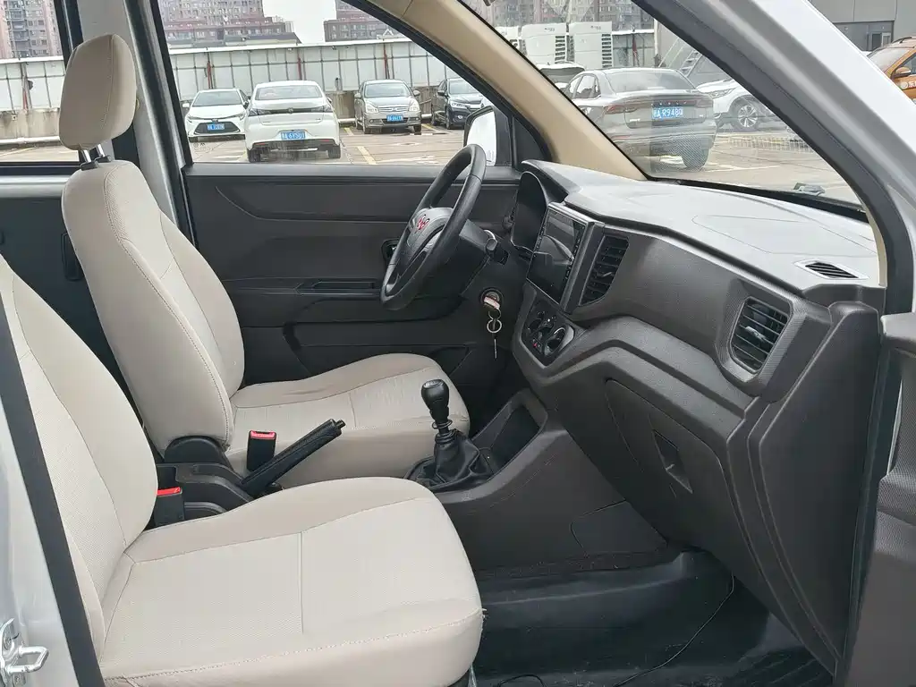 Wuling Hongguang V 2023 — фото 8