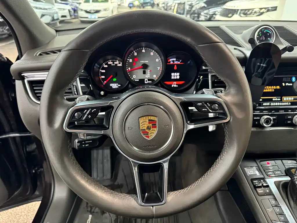 Porsche Macan 2015 — фото 13