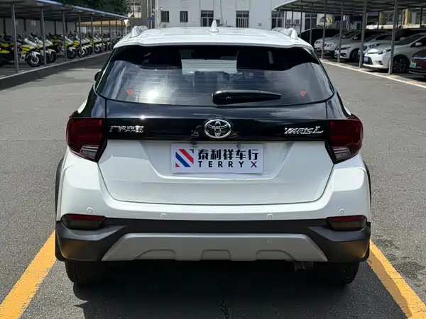 Toyota Yaris L 2022