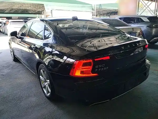 Volvo S90 2018
