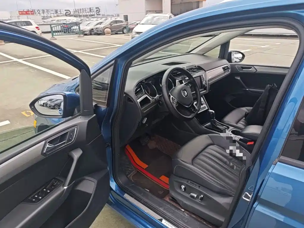 Volkswagen Touran 2020 — фото 16
