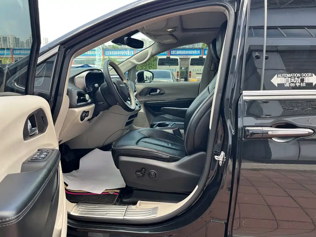 Chrysler Grand Voyager 2019 — фото 7