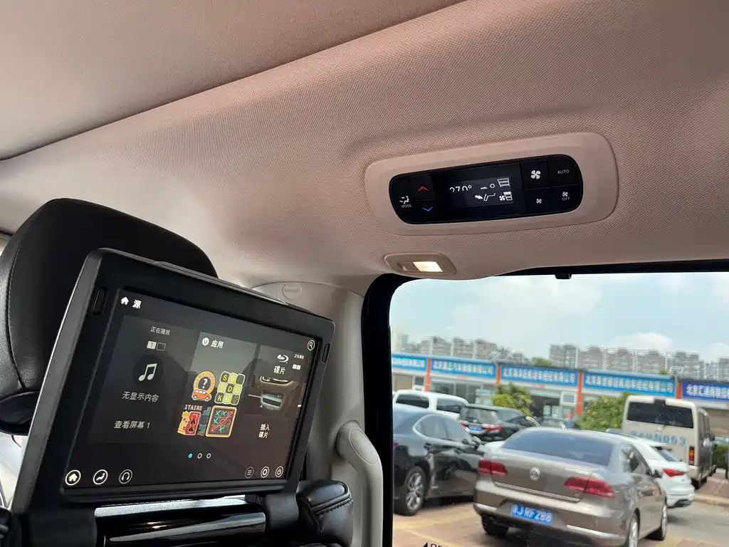 Chrysler Grand Voyager 2019 — фото 19