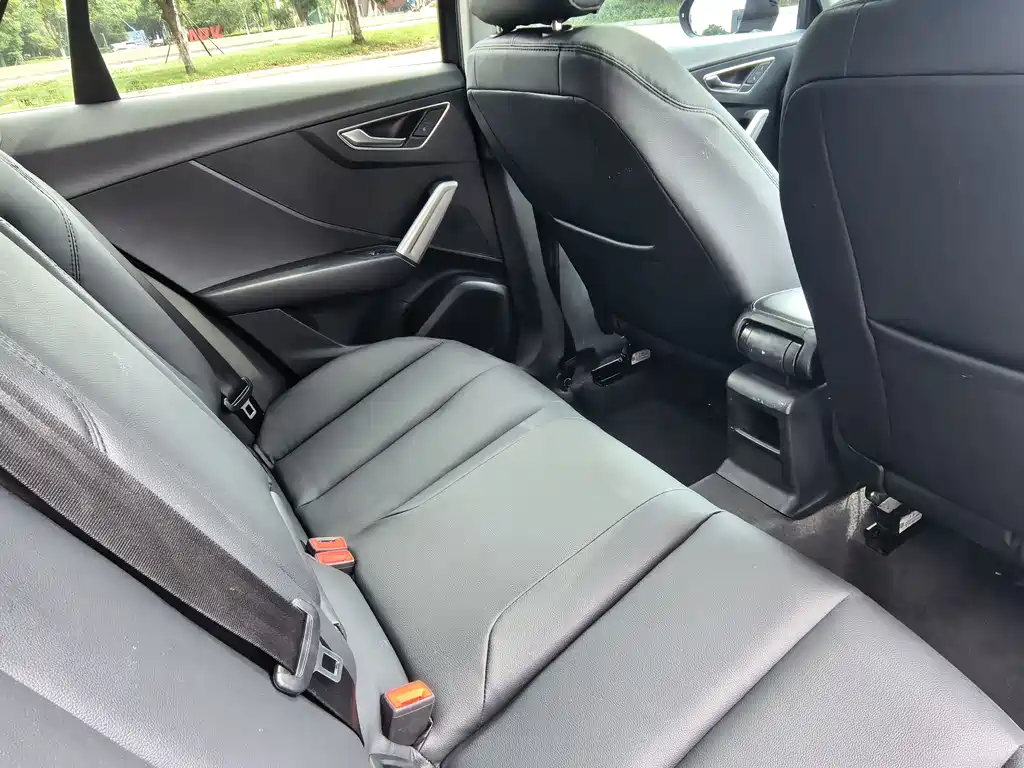 Audi Q2L 2021