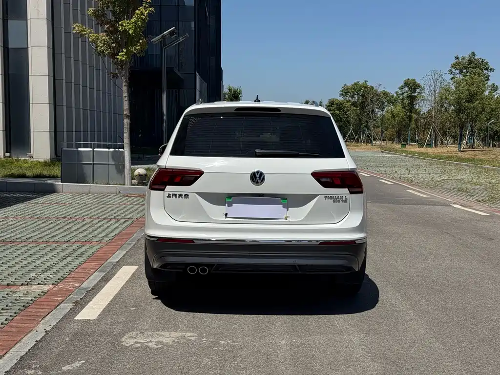 Volkswagen Tiguan L 2020 — фото 18