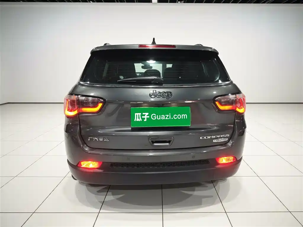 Jeep Compass 2017 — фото 6