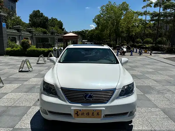 Lexus LS 2006