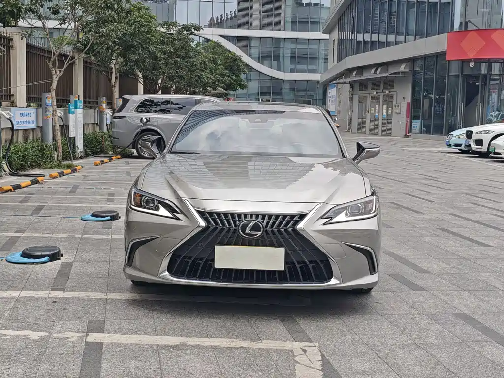 Lexus ES 2022 — фото 2