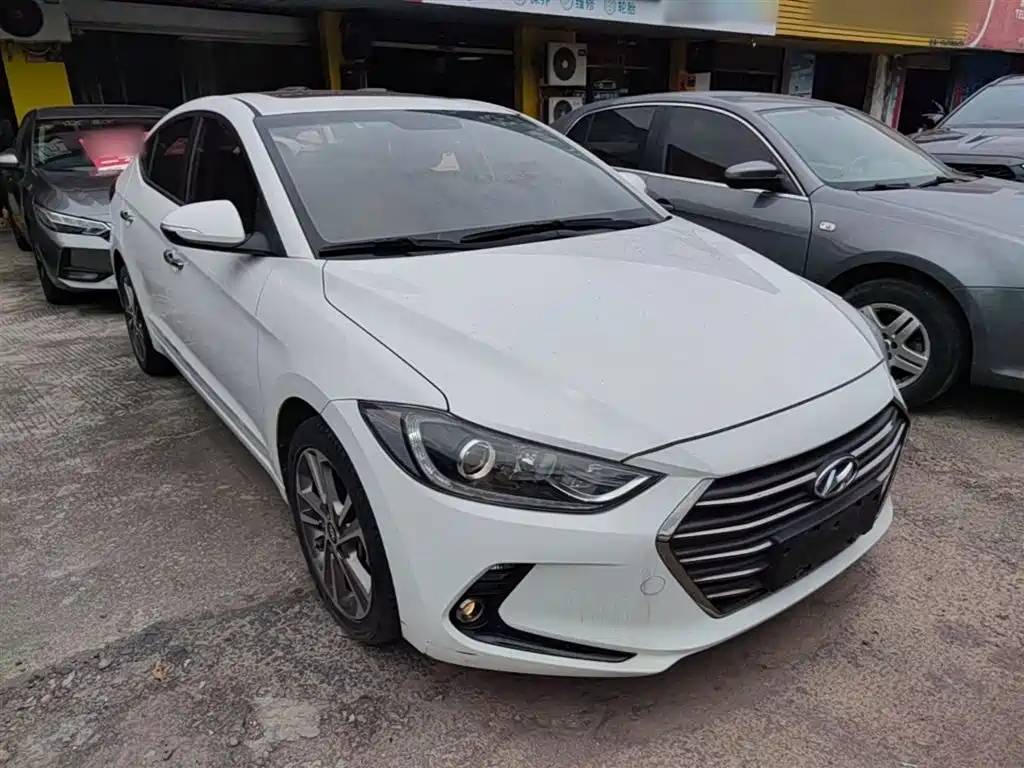 Hyundai Elantra 2019 — фото 4