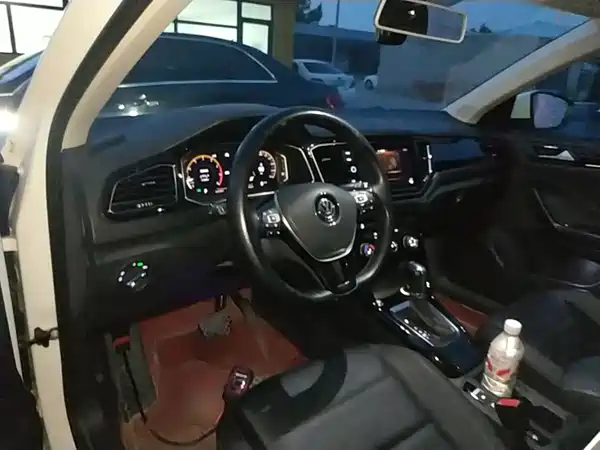 Volkswagen T-Roc 2021
