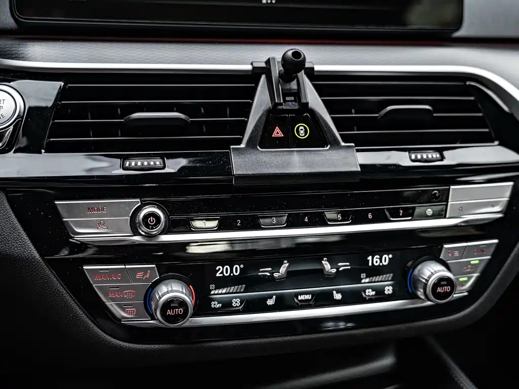 BMW 5 Series 2023 — фото 13