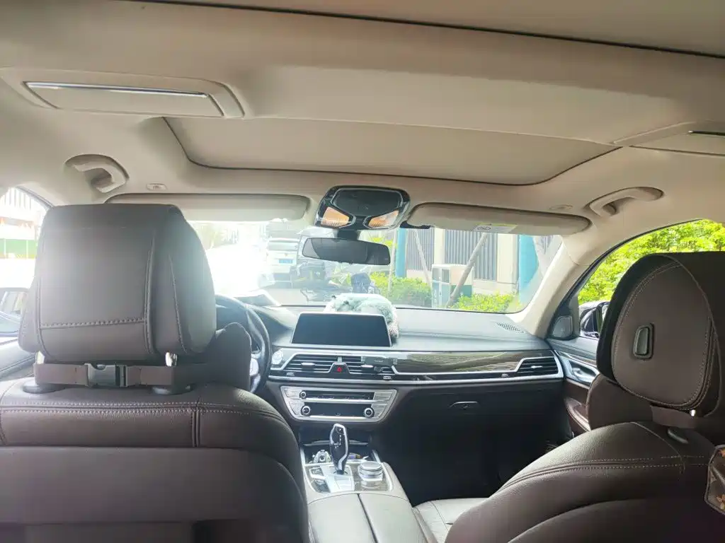 BMW 7 Series 2019 — фото 19