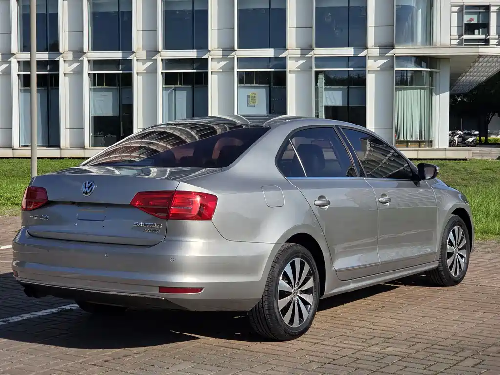 Volkswagen Sagitar 2017