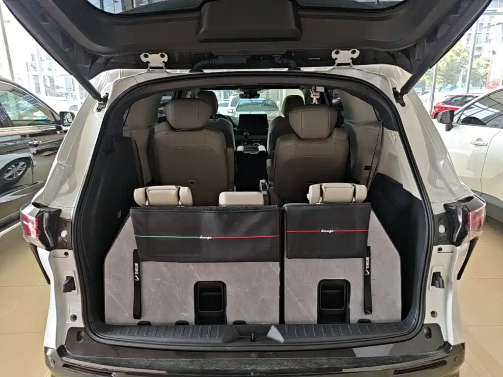 Toyota Sienna 2025 — фото 19