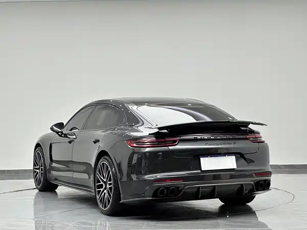Porsche Panamera 2021