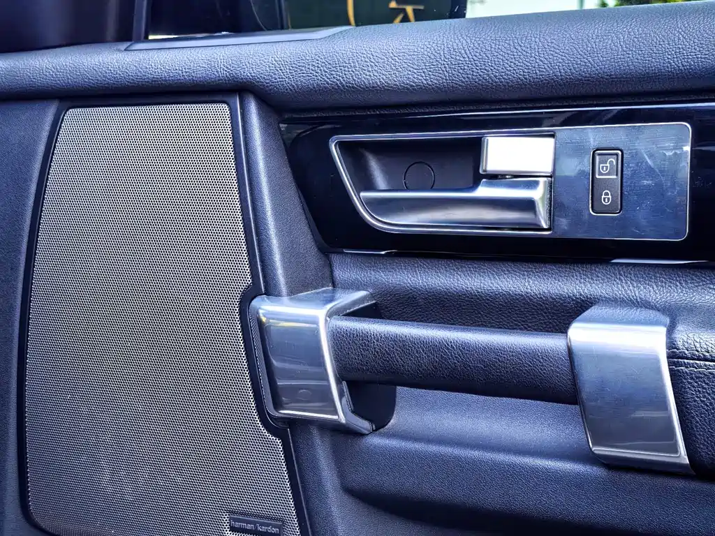 Land Rover Discovery 2011 — фото 30