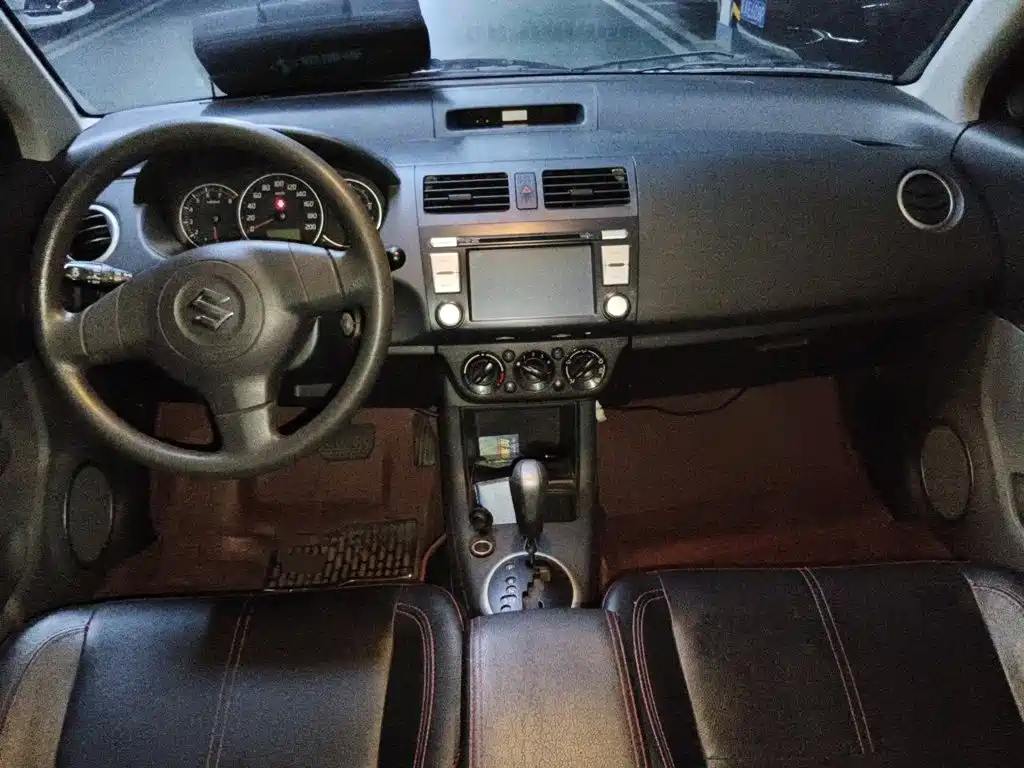 Suzuki Swift 2015 — фото 10