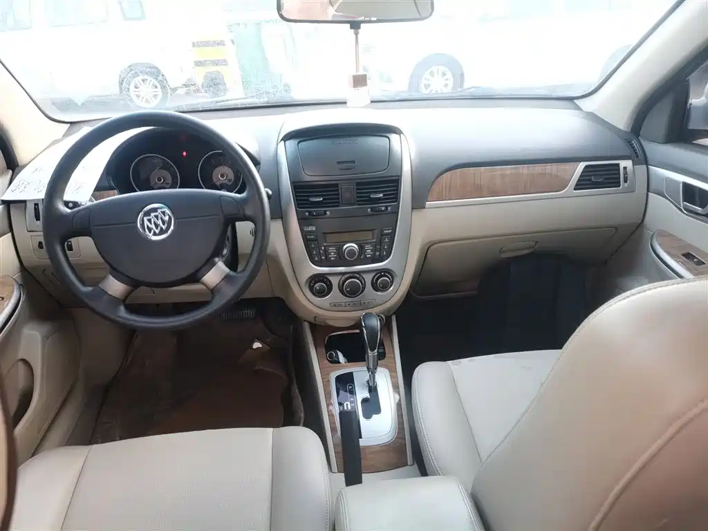 Buick Excelle 2016 — фото 10
