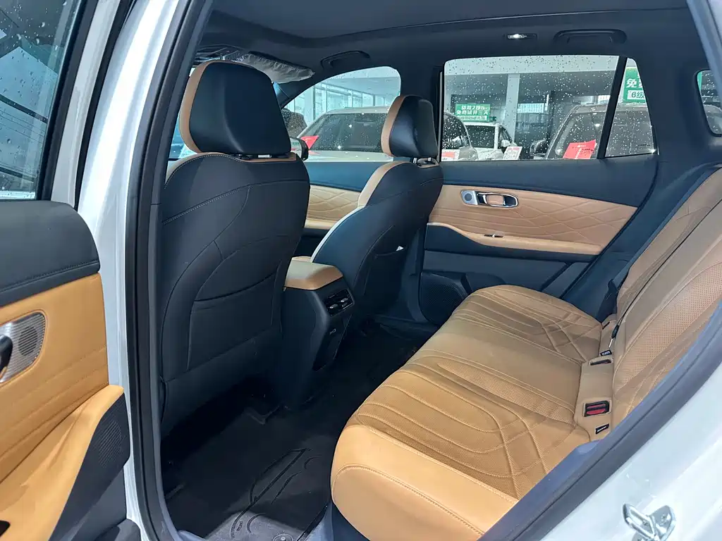 Geely Galaxy Starship 7 2025 — фото 4