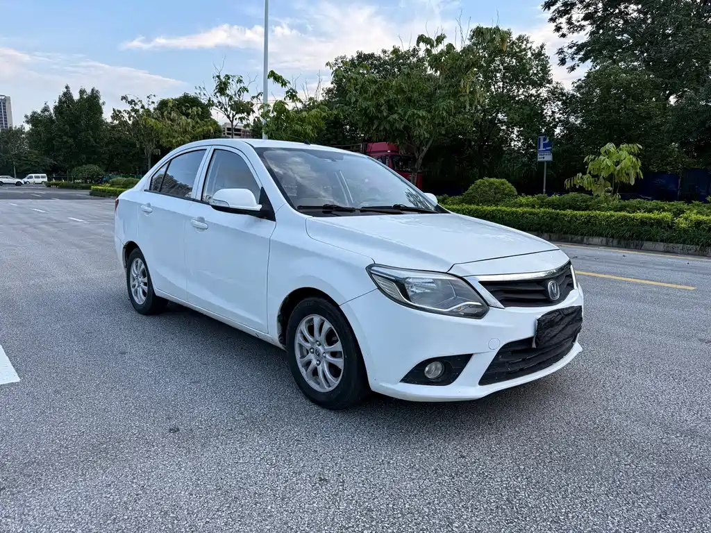 Changan Yuexiang V3 2016 — фото 3