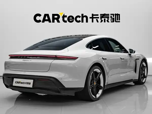 Porsche Taycan 2021