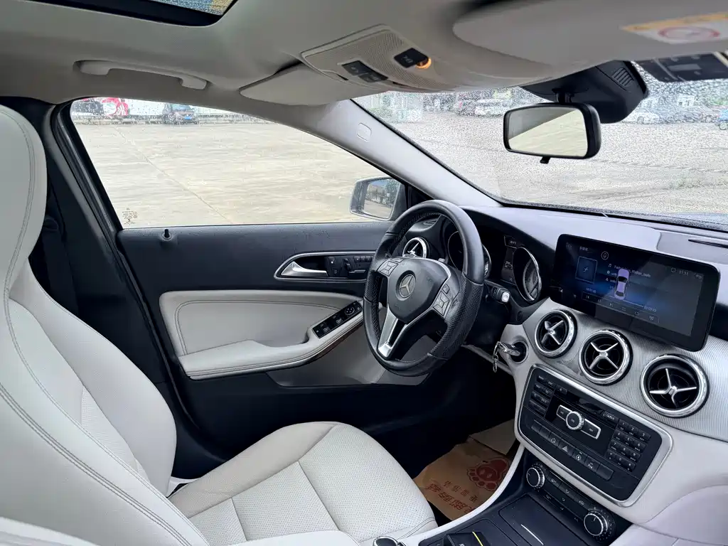 Mercedes-Benz GLA 2015 — фото 11