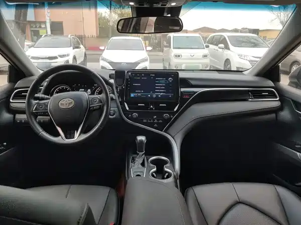 Toyota Camry 2021