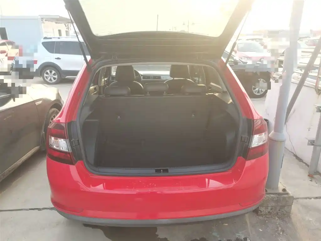 Skoda Rapid Spaceback 2014 — фото 19