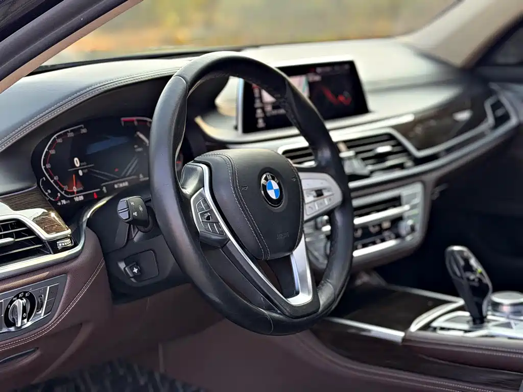 BMW 7 Series 2021 — фото 4