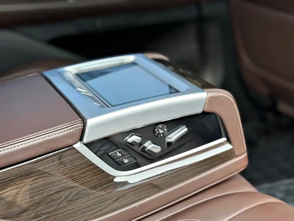 BMW 7 Series 2021 — фото 13