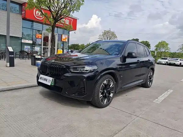 BMW iX3 2023