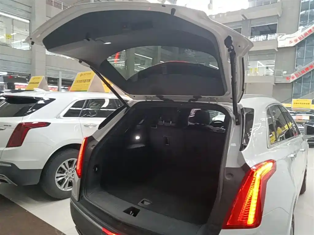 Cadillac XT5 2018 — фото 19