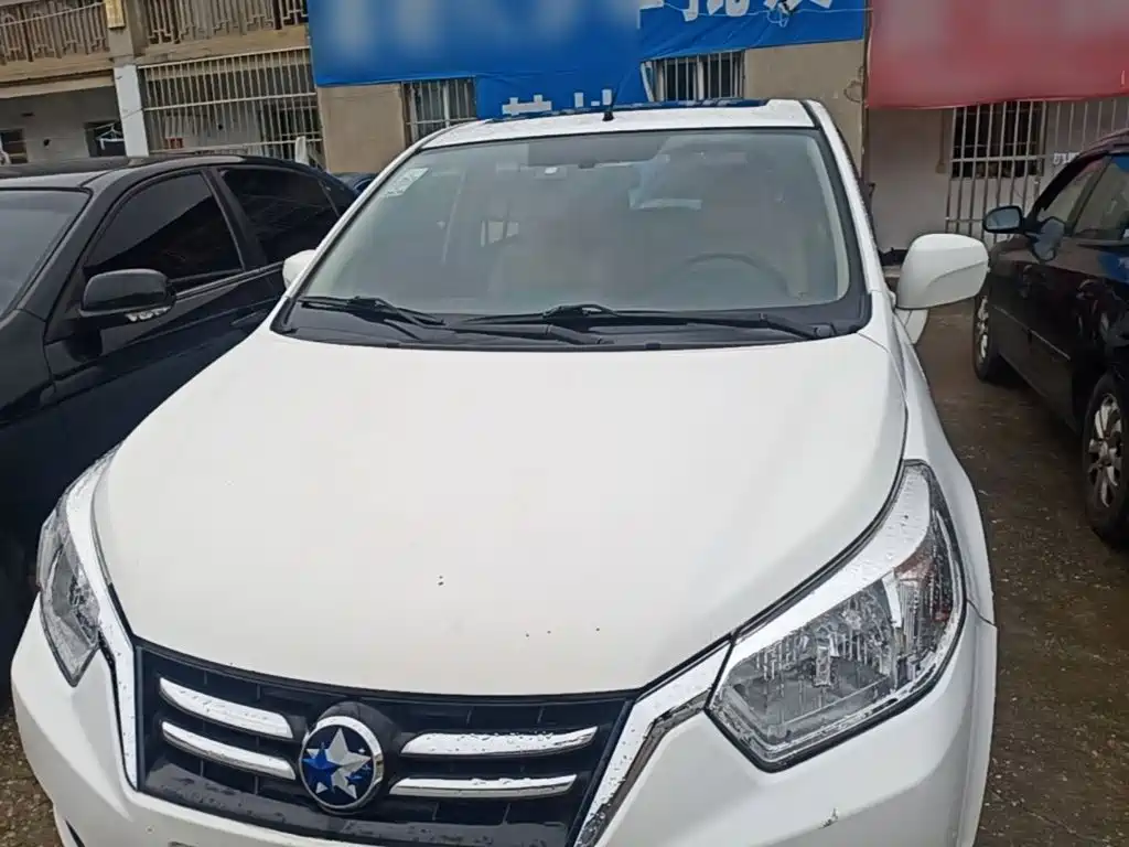 Venucia R50 2016