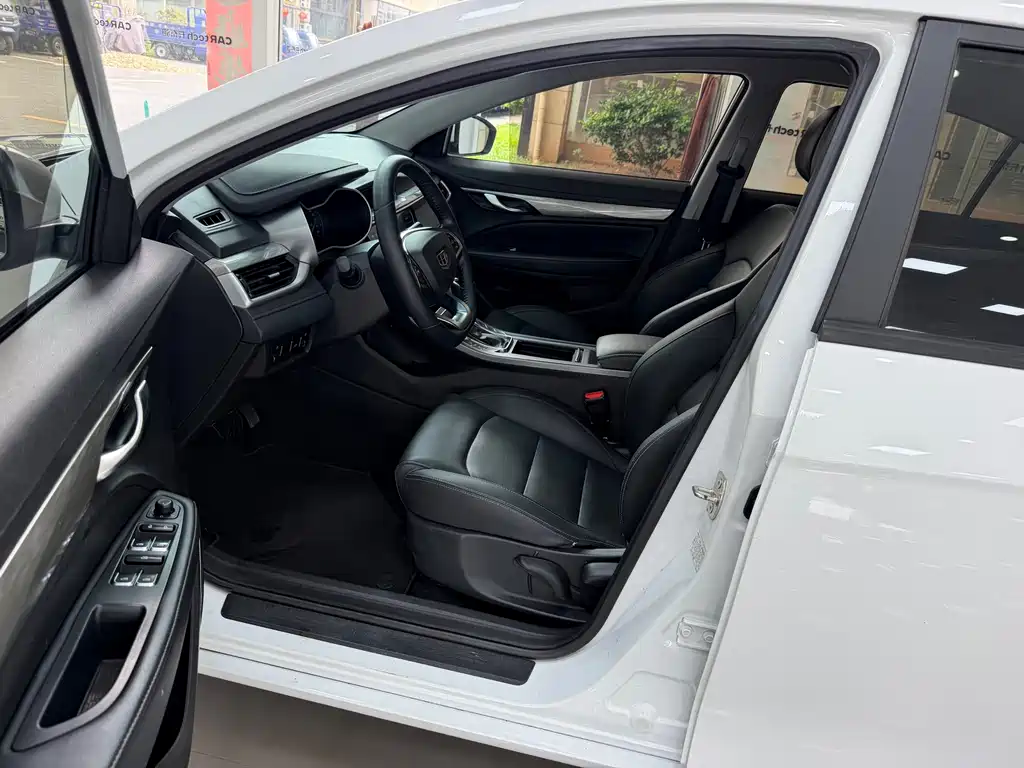 Geely Emgrand 2019