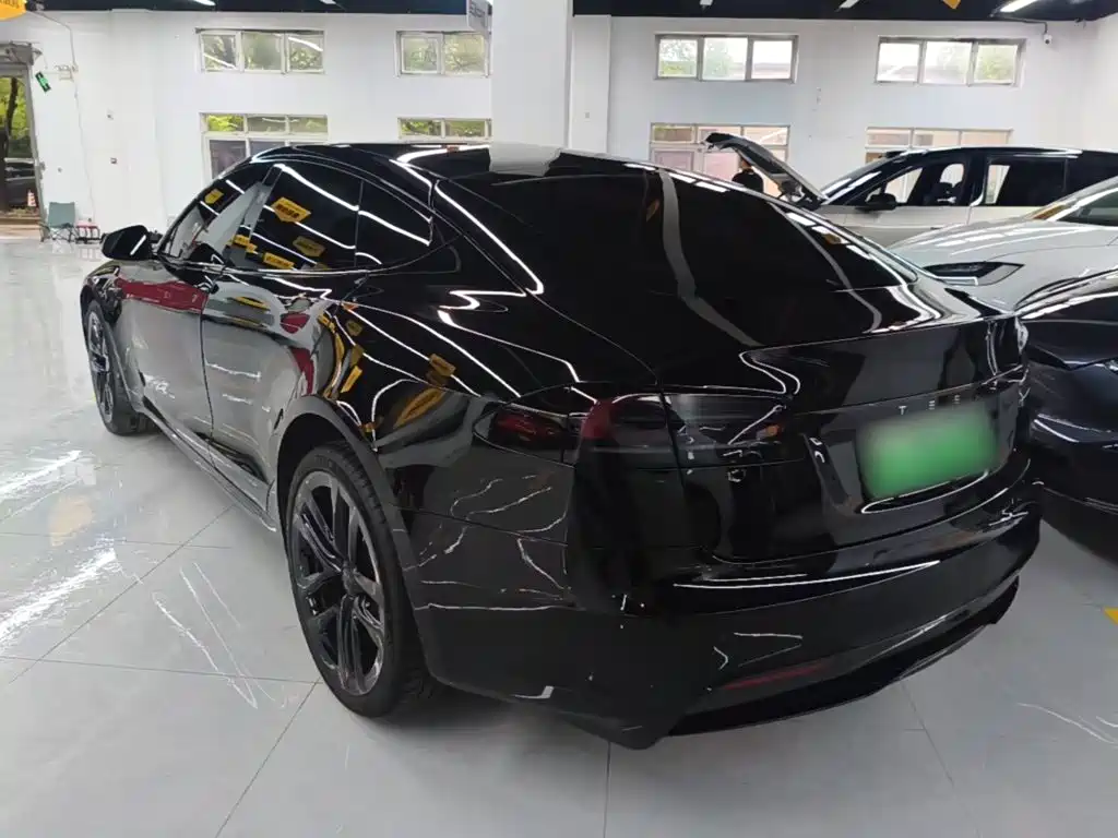 Tesla Model S 2023