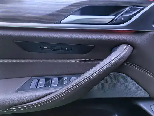 BMW 5 Series 2021