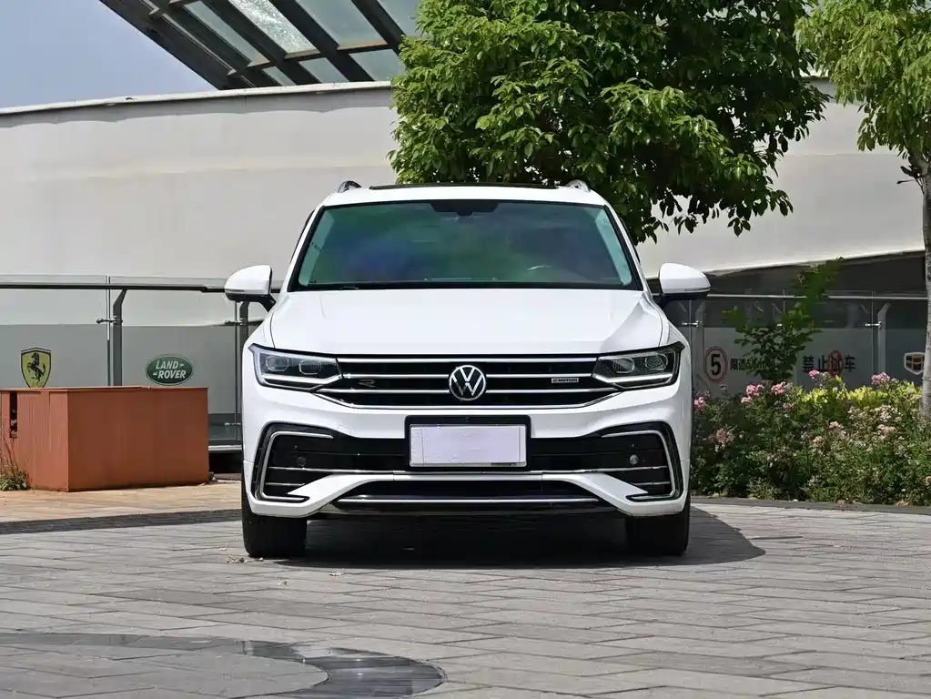 Volkswagen Tiguan L 2022 — фото 2