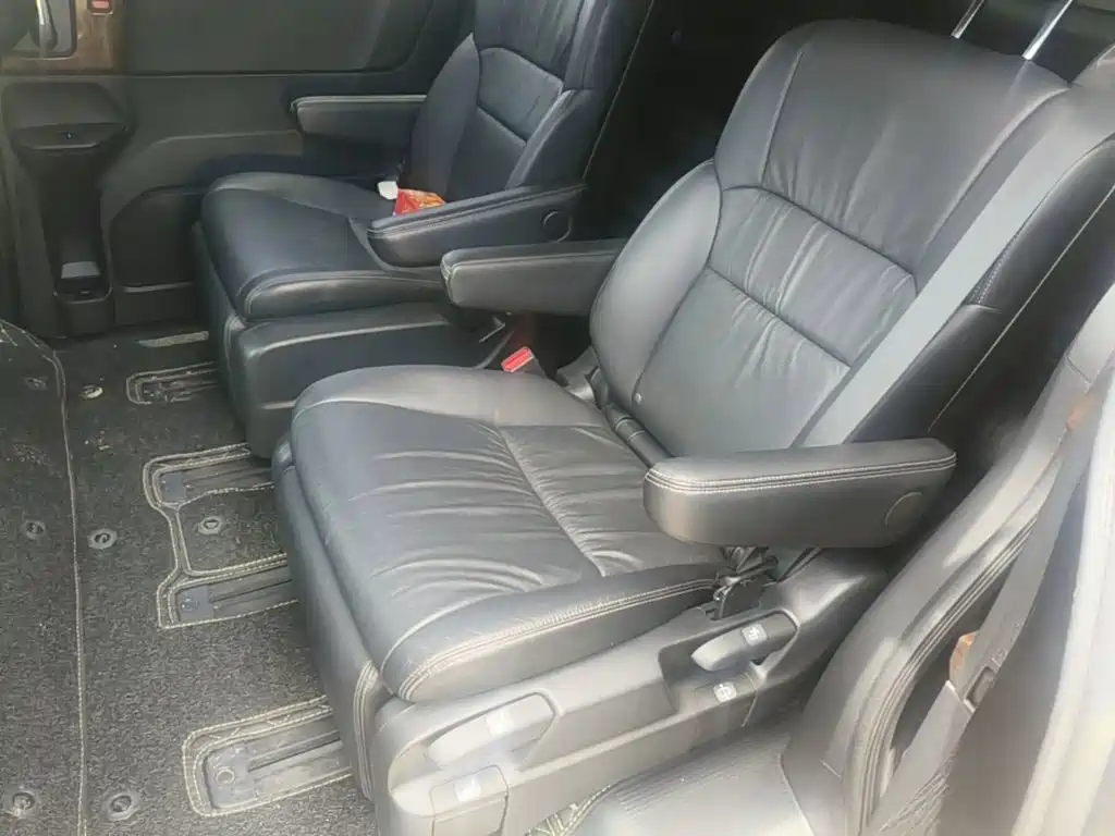 Honda Odyssey 2017 — фото 17