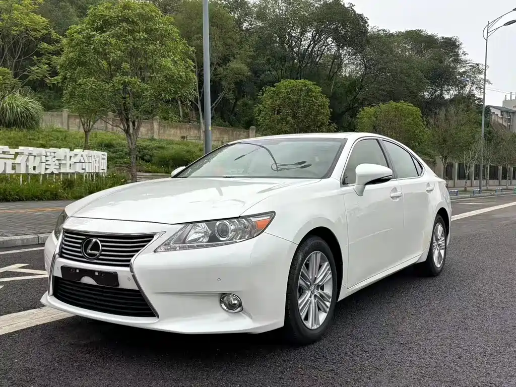 Lexus ES 2014