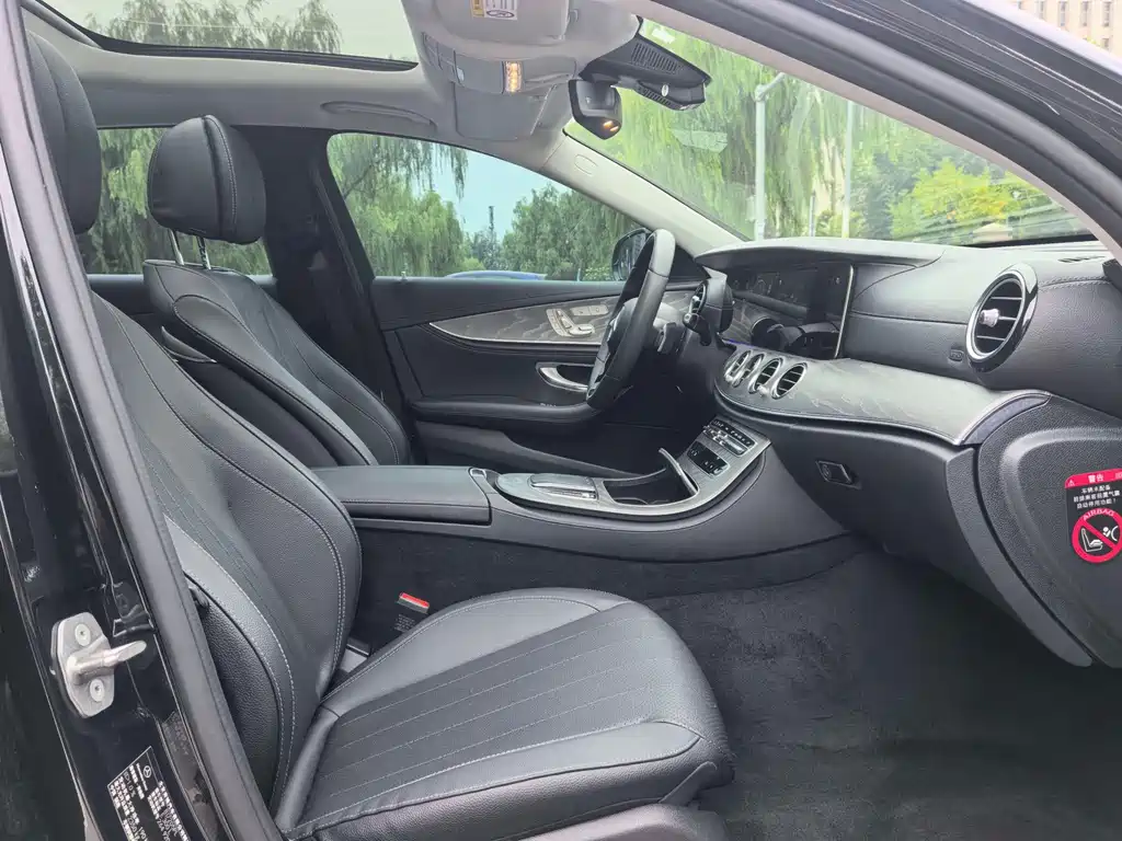 Mercedes-Benz E-Class 2023 — фото 11